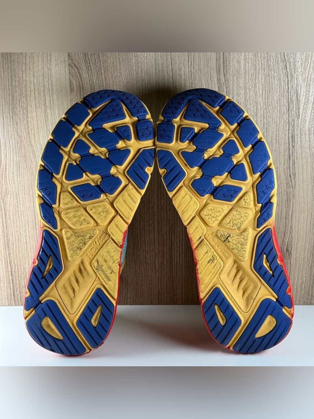 Hoka One One Arahi 7 Cloudless Poppy Running Shoes 1147850 CSPP Men’s Size 9 D - Picture 7 of 9
